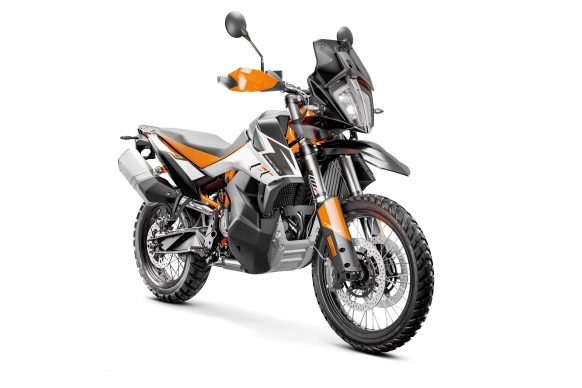 110618-254111-2019-ktm-790-adventure-R_MY19-Front-Right-582x388.jpg