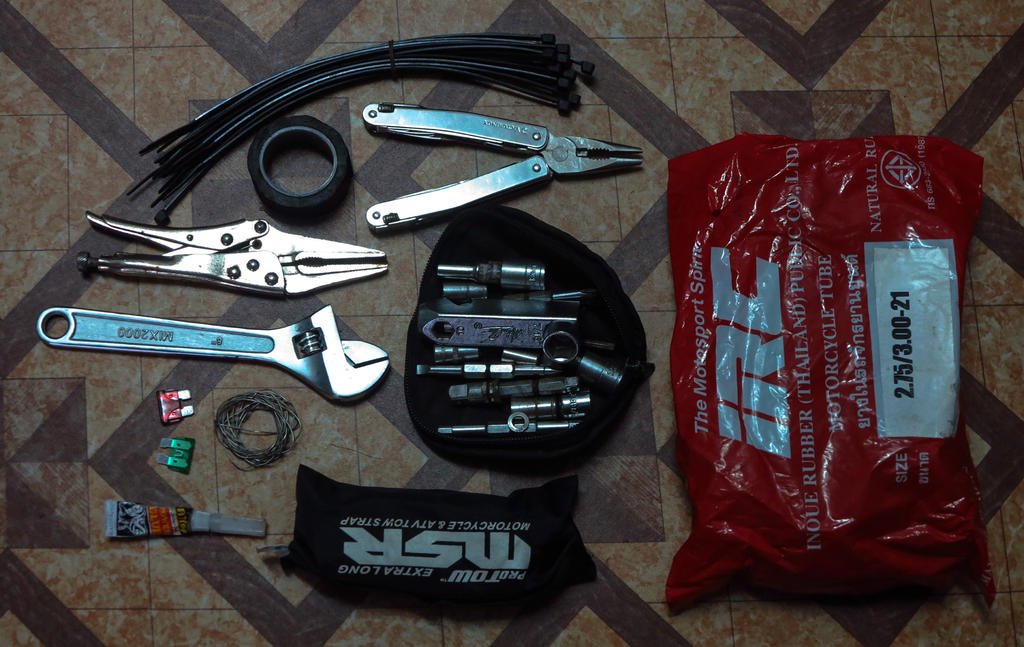 superminimalist  tool kit.jpg