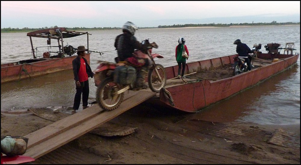 Mekong-crossing.jpg