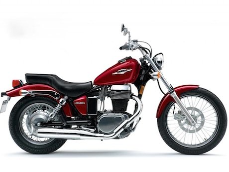 Suzuki-Boulevard-S40-a.jpg