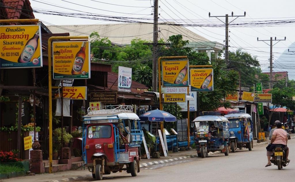 vang-vieng-street.jpg